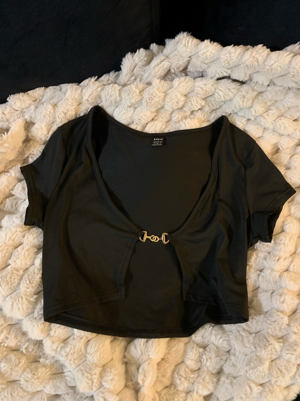 SHEIN Black Short Sleeve Crop Top with Gold Ring Accent